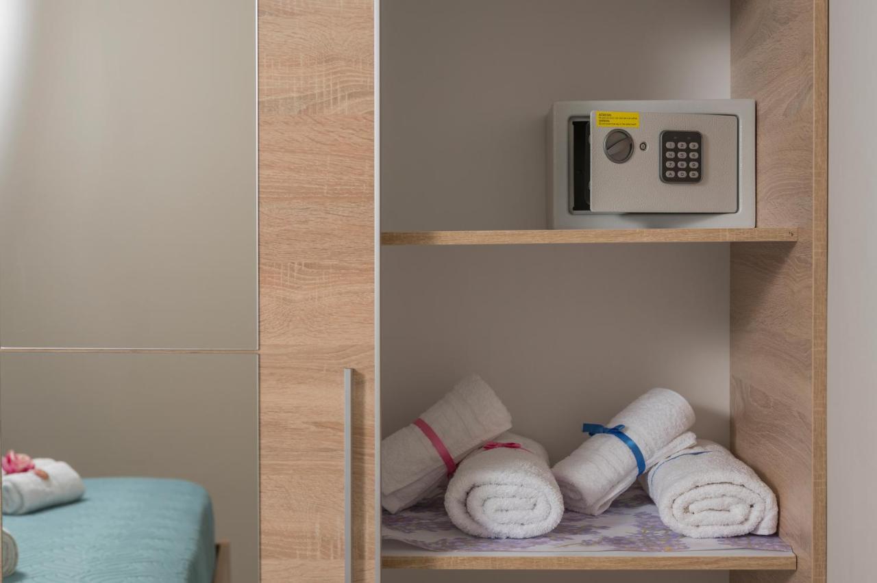 Floral Beach Apt With Lux Extras & Special Treats คอลิมวาริออน ภายนอก รูปภาพ