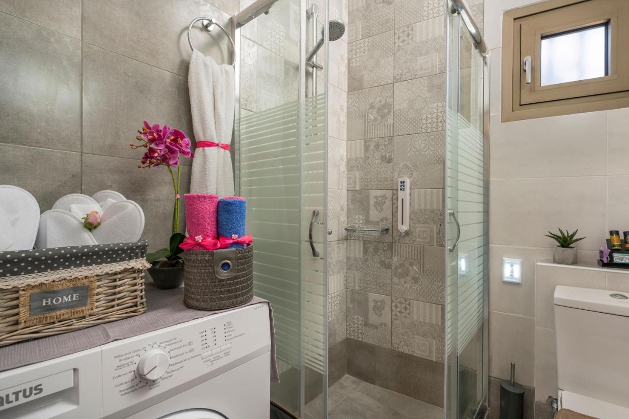 Floral Beach Apt With Lux Extras & Special Treats คอลิมวาริออน ภายนอก รูปภาพ