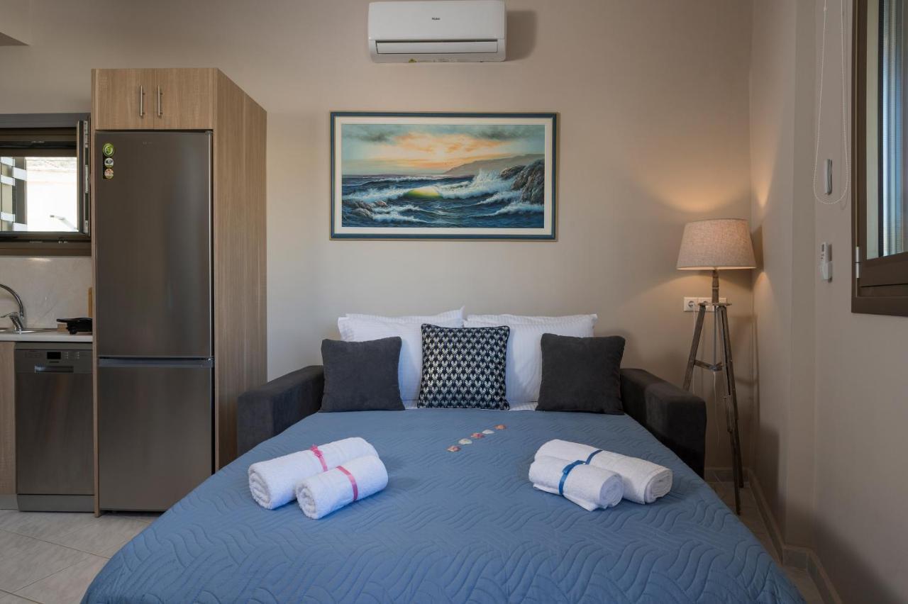 Floral Beach Apt With Lux Extras & Special Treats คอลิมวาริออน ภายนอก รูปภาพ