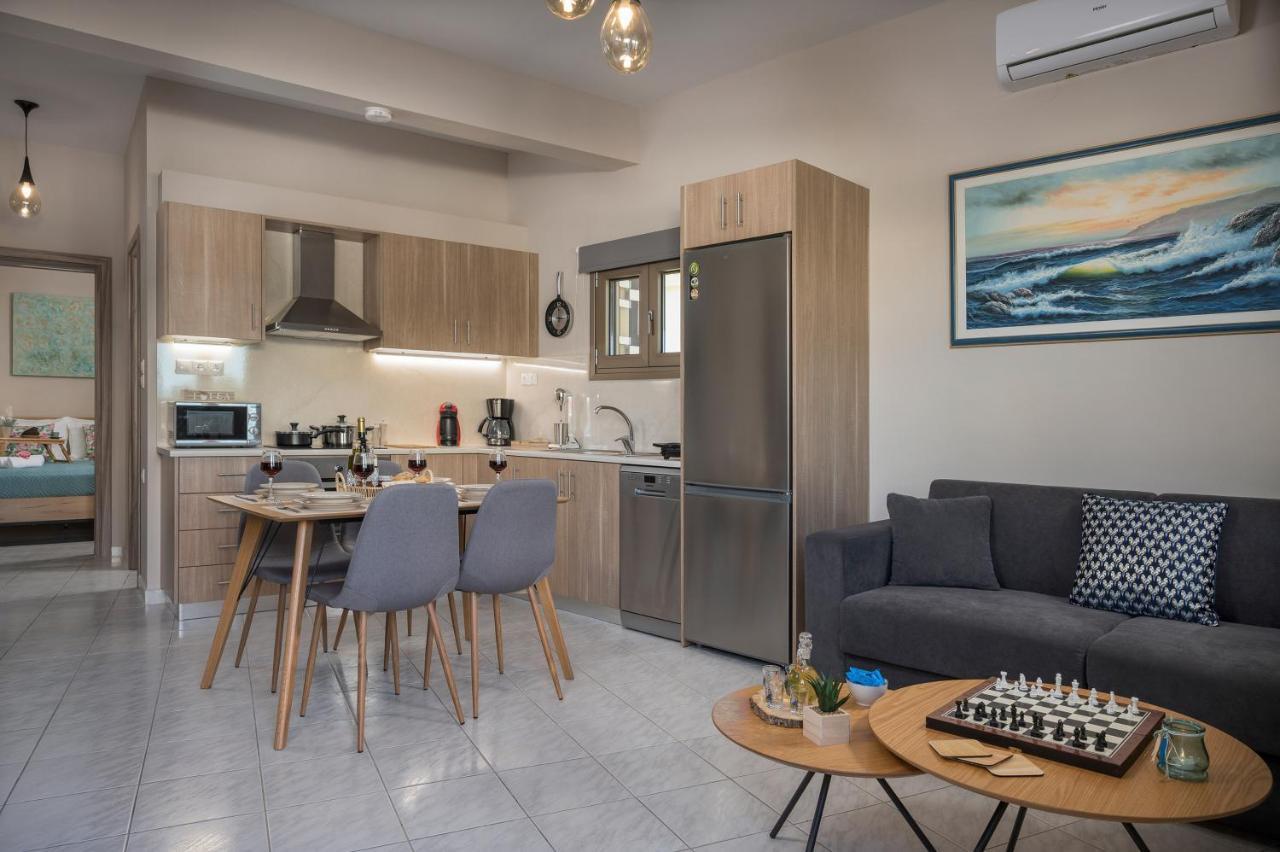 Floral Beach Apt With Lux Extras & Special Treats คอลิมวาริออน ภายนอก รูปภาพ