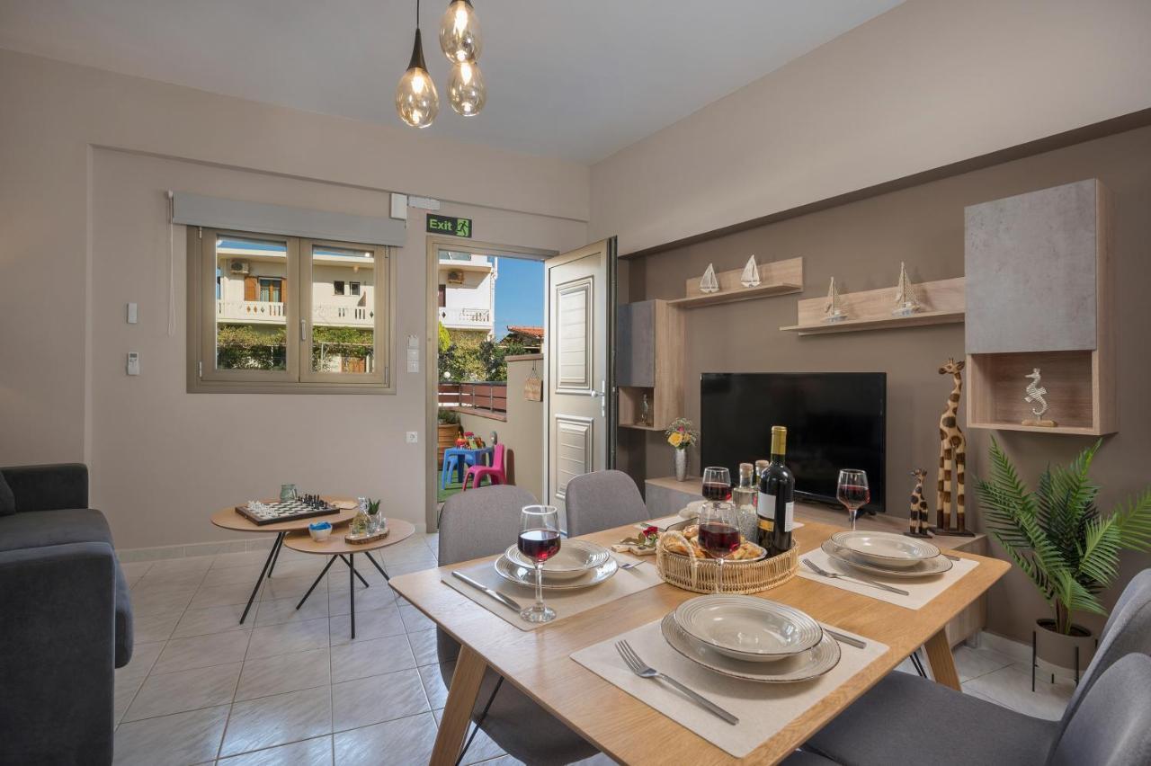Floral Beach Apt With Lux Extras & Special Treats คอลิมวาริออน ภายนอก รูปภาพ